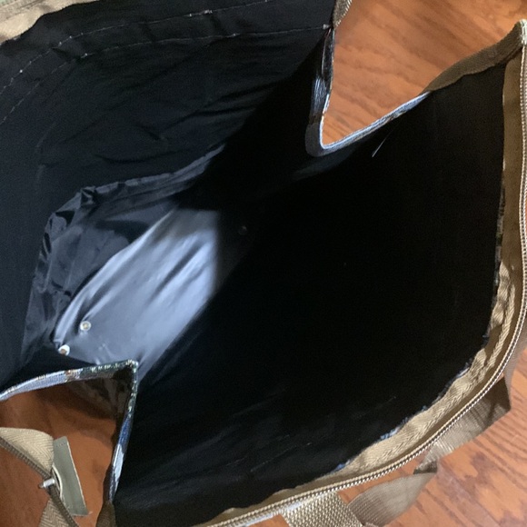 COASTAL THEMED TRAVEL BAG WITH WHEELS - Picture 9 of 11